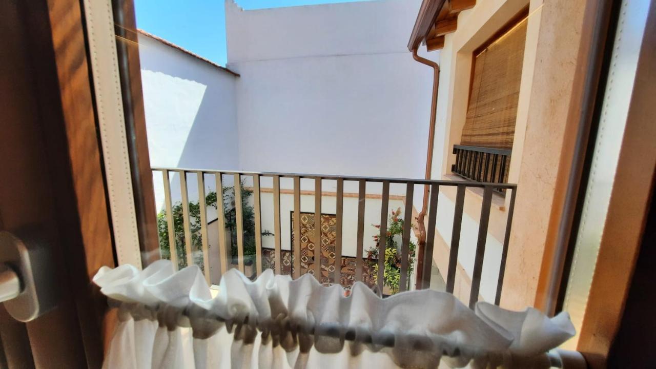 La Casa Del Medico Hosteria Rural Urda エクステリア 写真